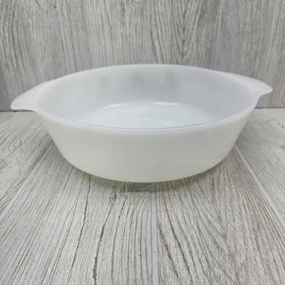 Vintage Pyrex Casserole Dish Green Daisy 474-B‎ 1.5 Quart Opal White Made USA - Picture 2 of 7